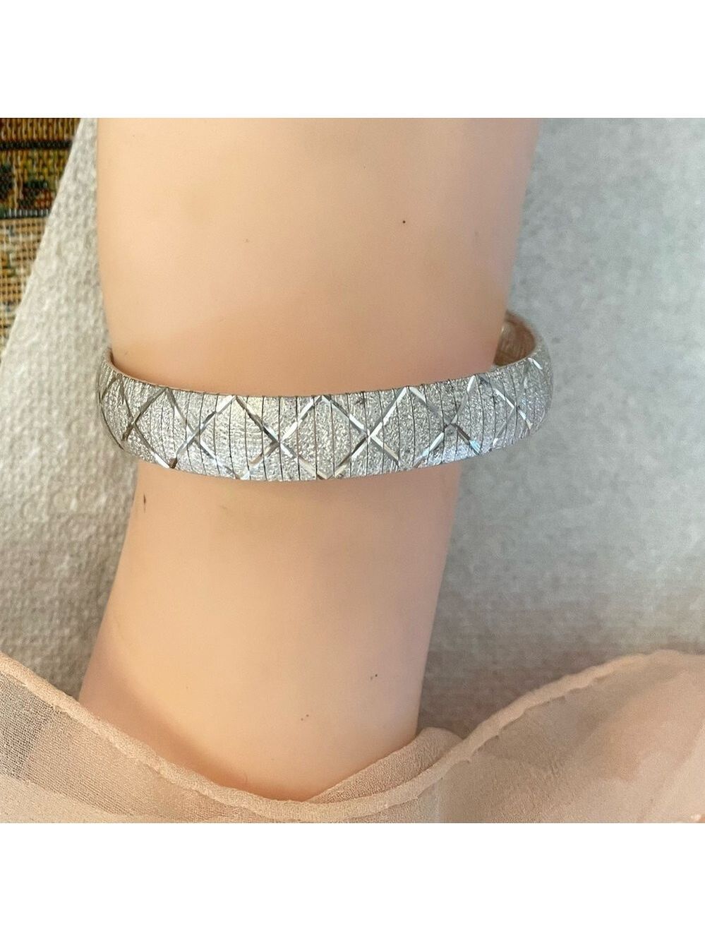 Italian Sterling Silver Diamond Cut Chevron Omega Cubetto Bracelet, Textured.